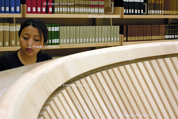 WISSEN - Ausbildung, Hochschule - Juristische Fakultät Universität Zürich