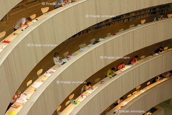 WISSEN - Ausbildung, Hochschule - Juristische Fakultät Universität Zürich