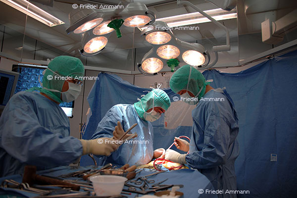WISSEN - Schulmedizin - Operationssaal, OP