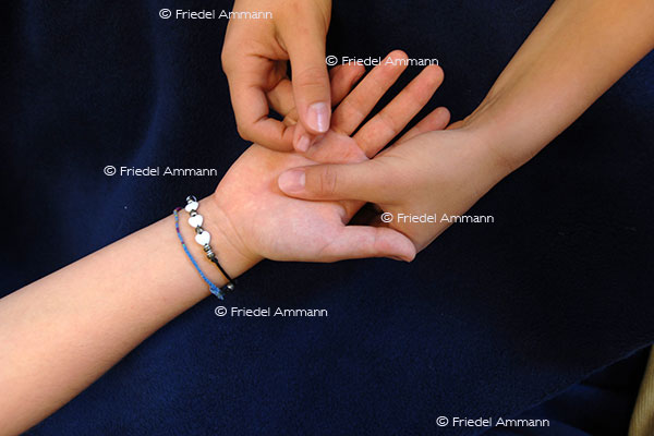 WISSEN - Komplementäre Medizin - Handmassage