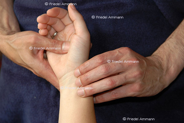 WISSEN - Komplementäre Medizin - Handmassage